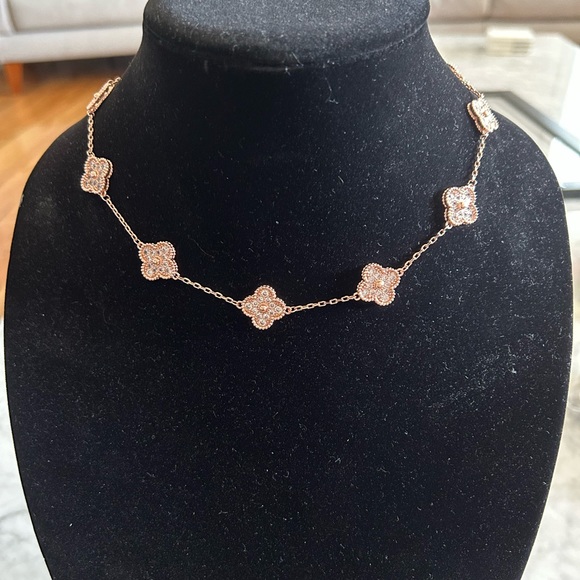 Rose gold and crystals 10 motif necklace - Picture 2 of 4